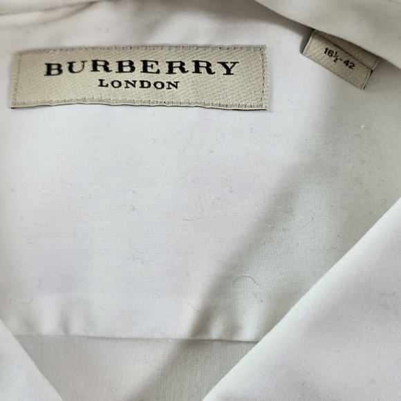 π
±οΈ Burberry London Vintage Dress Shirt - Picture 2 of 4